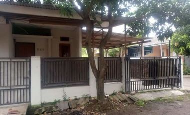 Rumah Hook Di Persada Banten Dekat Universitas Soetomo