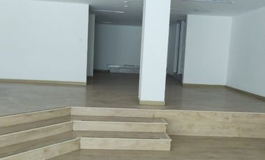 LOCAL PARA ARRIENDO EN PARQUE CENTRAL BAVARIA