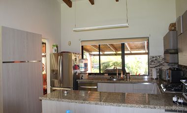 VENDO HERMOSA Y AMPLIA CASA EN PRIVADA DE SOLO 4 CASAS, FRACC. REAL DE TEZOYUCA