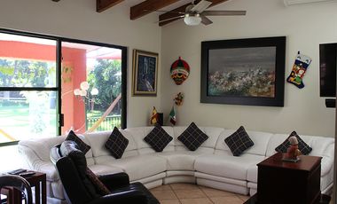 VENDO HERMOSA Y AMPLIA CASA EN PRIVADA DE SOLO 4 CASAS, FRACC. REAL DE TEZOYUCA