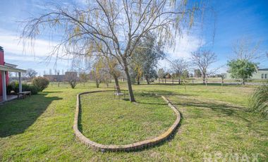Venta Casa 5 Ambientes 1 Hectarea Pileta Lujan