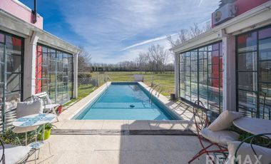 Venta Casa 5 Ambientes 1 Hectarea Pileta Lujan