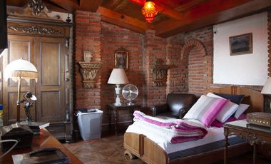 Casa en Venta en Vista del Valle, estilo colonial mexicano, con gran jardín