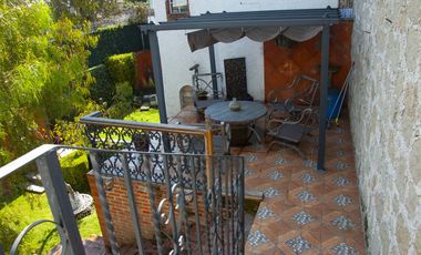 Casa en Venta en Vista del Valle, estilo colonial mexicano, con gran jardín