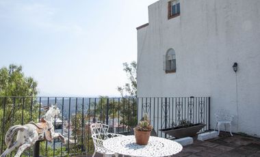 Casa en Venta en Vista del Valle, estilo colonial mexicano, con gran jardín