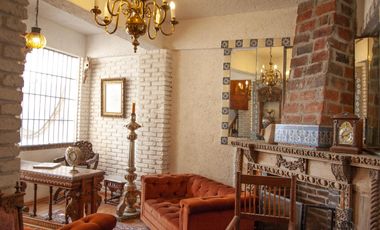 Casa en Venta en Vista del Valle, estilo colonial mexicano, con gran jardín