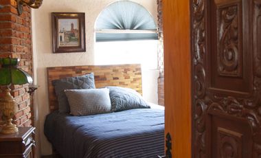 Casa en Venta en Vista del Valle, estilo colonial mexicano, con gran jardín