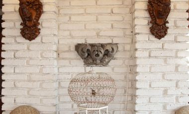 Casa en Venta en Vista del Valle, estilo colonial mexicano, con gran jardín