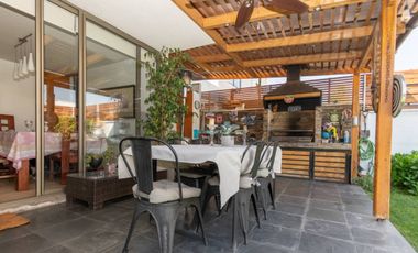 Hermosa Casa Condominio La Reina, Muy seguro!