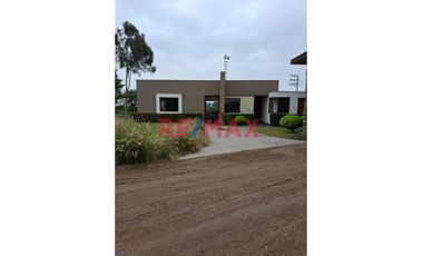 Oportunidad Unica !!! Construye Tu Casa De Campo Soñada En Cerro Azul !!!