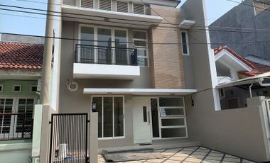 Rumah Griya Asri Pakuwon City New Minimalis, Siap Huni, Carport 2 Mobil