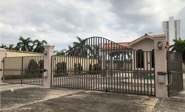 Venta de Terreno en Costa del Este Sc8 NE