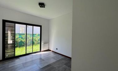 Casa - Guillermo E Hudson