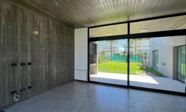 Casa - Guillermo E Hudson
