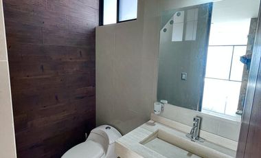 AL NORTE HERMOSA CASA EN RUSCELLO SEGUNDA ETAPA CON ROOF GARDEN