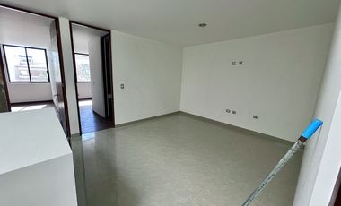 AL NORTE HERMOSA CASA EN RUSCELLO SEGUNDA ETAPA CON ROOF GARDEN