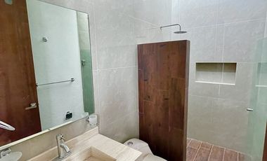 AL NORTE HERMOSA CASA EN RUSCELLO SEGUNDA ETAPA CON ROOF GARDEN