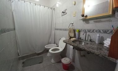 Venta Casa 4 ambientes con garaje cubierto. -  Florencio Varela