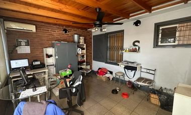 Venta Casa 4 ambientes con garaje cubierto. -  Florencio Varela