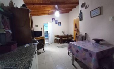 Venta Casa 4 ambientes con garaje cubierto. -  Florencio Varela