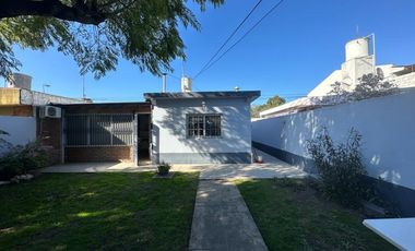 Venta Casa 4 ambientes con garaje cubierto. -  Florencio Varela