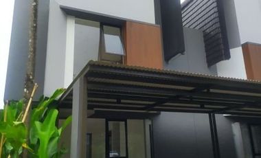 Rumah cluster 2 lantai di Lubang Buaya di Cipayung Jakarta timur