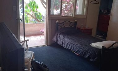 CASA DE 4 AMB. MAS  HABIT. DE SCIO, 3 BAÑOS, PATIO, LAVADERO, BALCON ATERRAZADO,COCHERA Y SOTANO