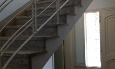 CASA DE 4 AMB. MAS  HABIT. DE SCIO, 3 BAÑOS, PATIO, LAVADERO, BALCON ATERRAZADO,COCHERA Y SOTANO