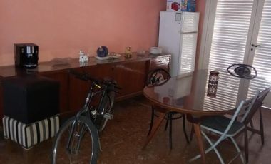 CASA DE 4 AMB. MAS  HABIT. DE SCIO, 3 BAÑOS, PATIO, LAVADERO, BALCON ATERRAZADO,COCHERA Y SOTANO