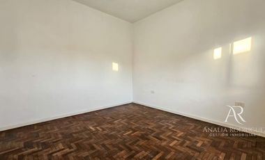 ALQUILER - PH TIPO CASA - 3 AMBIENTES CON TERRAZA Y COCHERA -  BOULOGNE – BARRIO MALVINAS