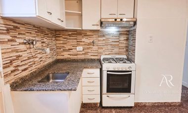 ALQUILER - PH TIPO CASA - 3 AMBIENTES CON TERRAZA Y COCHERA -  BOULOGNE – BARRIO MALVINAS