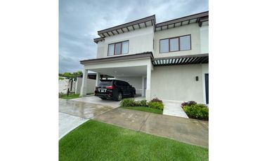 En Venta hermosas Casas Duplex en Santa María (MM)