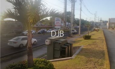 Venta de local comercial en Brisas del Golf $250.000 #430