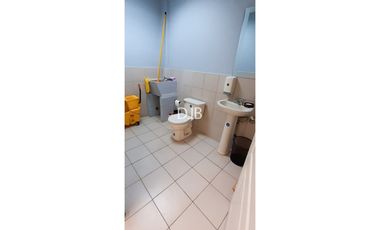Venta de local comercial en Brisas del Golf $250.000 #430