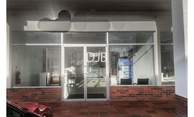Venta de local comercial en Brisas del Golf $250.000 #430