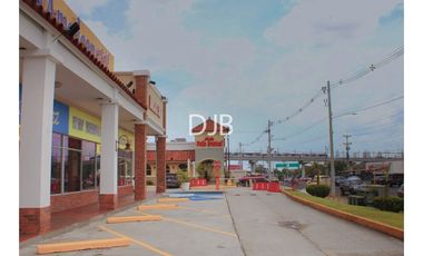 Venta de local comercial en Brisas del Golf $250.000 #430