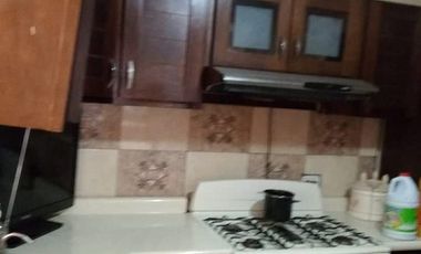 Bonita casa de una planta en buen estado de conservación