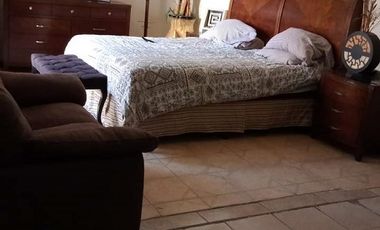 Bonita casa de una planta en buen estado de conservación