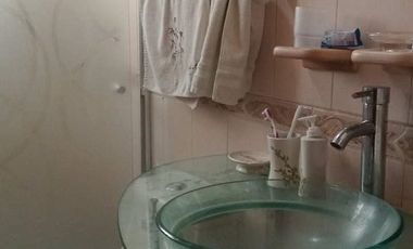 Bonita casa de una planta en buen estado de conservación