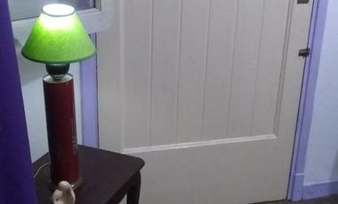 4 Amb. Al Frente con patio. 1 c/Av Saenz. BAJAS EXPENSAS $ 1.200.-