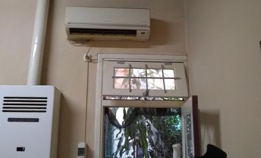 4 Amb. Al Frente con patio. 1 c/Av Saenz. BAJAS EXPENSAS $ 1.200.-