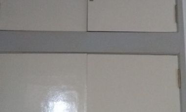 4 Amb. Al Frente con patio. 1 c/Av Saenz. BAJAS EXPENSAS $ 1.200.-