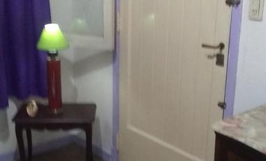 4 Amb. Al Frente con patio. 1 c/Av Saenz. BAJAS EXPENSAS $ 1.200.-