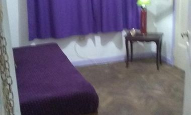 4 Amb. Al Frente con patio. 1 c/Av Saenz. BAJAS EXPENSAS $ 1.200.-