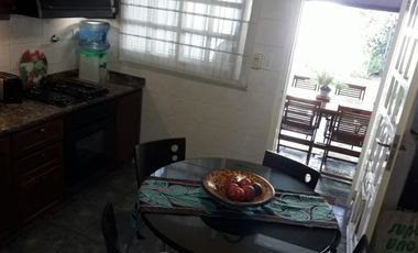 Triplex en Venta Villa Sarmiento / Moron (A120 3424)