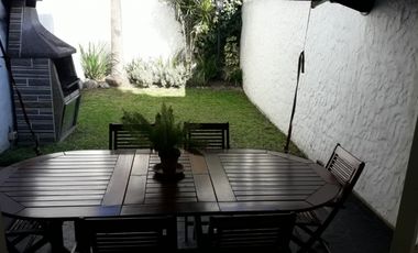 Triplex en Venta Villa Sarmiento / Moron (A120 3424)
