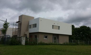 Casa de 4 ambientes, Barrio cerrado Fincas III, Hudson