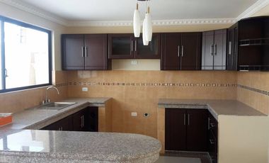 VENTA- Casa de Venta en Arupos del Norte Excelente Ubicacion Riobamba Urbec