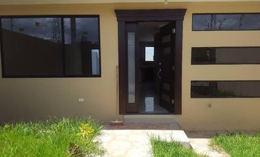 VENTA- Casa de Venta en Arupos del Norte Excelente Ubicacion Riobamba Urbec