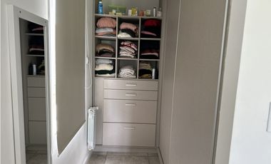 Casa cinco ambientes. Parque. Arenas del Sur. Venta.